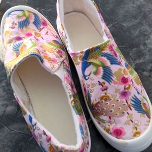 Slip on, canvas shoe